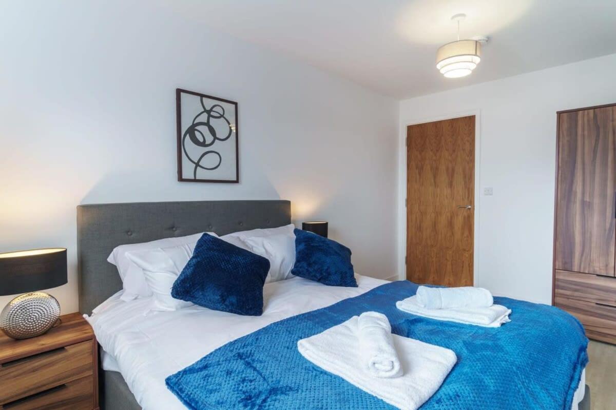 Stunning 2 Bed Apartment In Salford With Views Манчестър Екстериор снимка