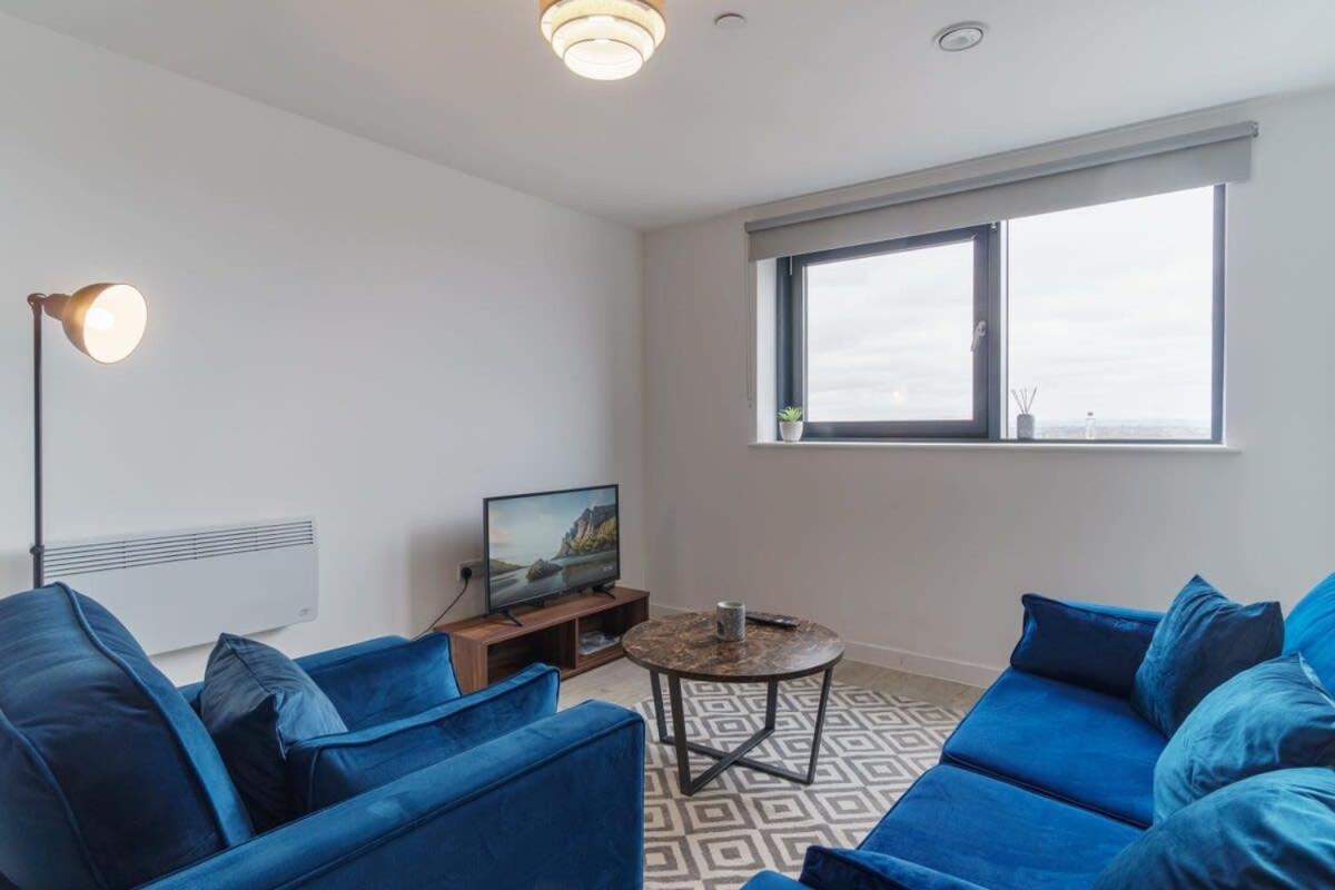 Stunning 2 Bed Apartment In Salford With Views Манчестър Екстериор снимка