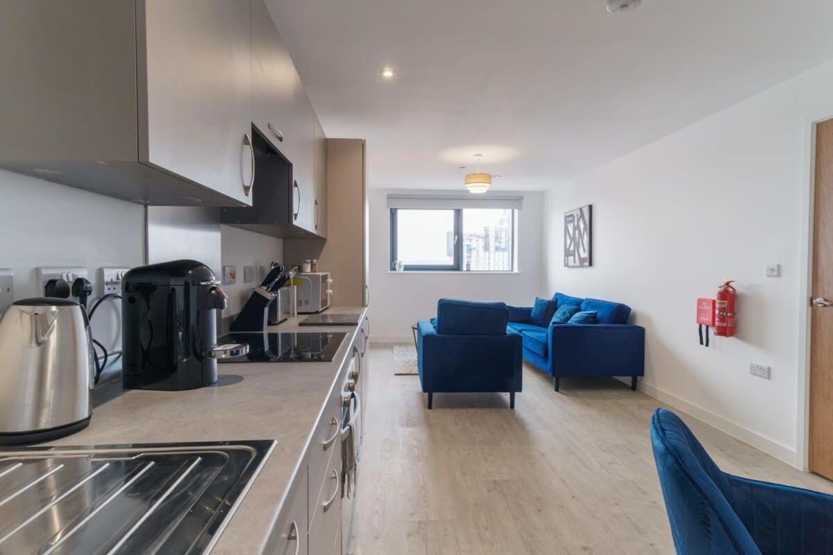 Stunning 2 Bed Apartment In Salford With Views Манчестър Екстериор снимка